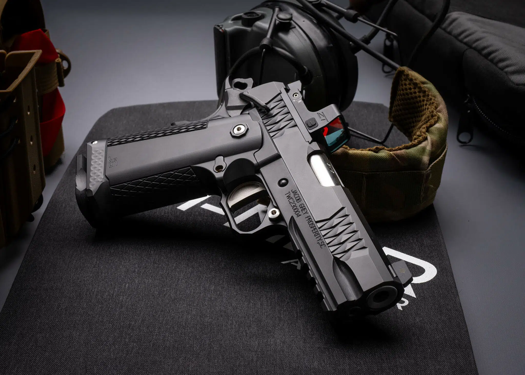 TWC9, Complete Handgun, 4.25", 5ea 17rd Mags, Black, ZeroTechOptic Thrive HD